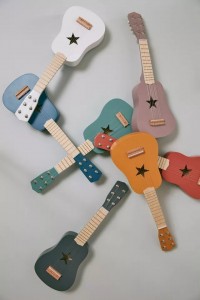 21インチのおもちゃのギター